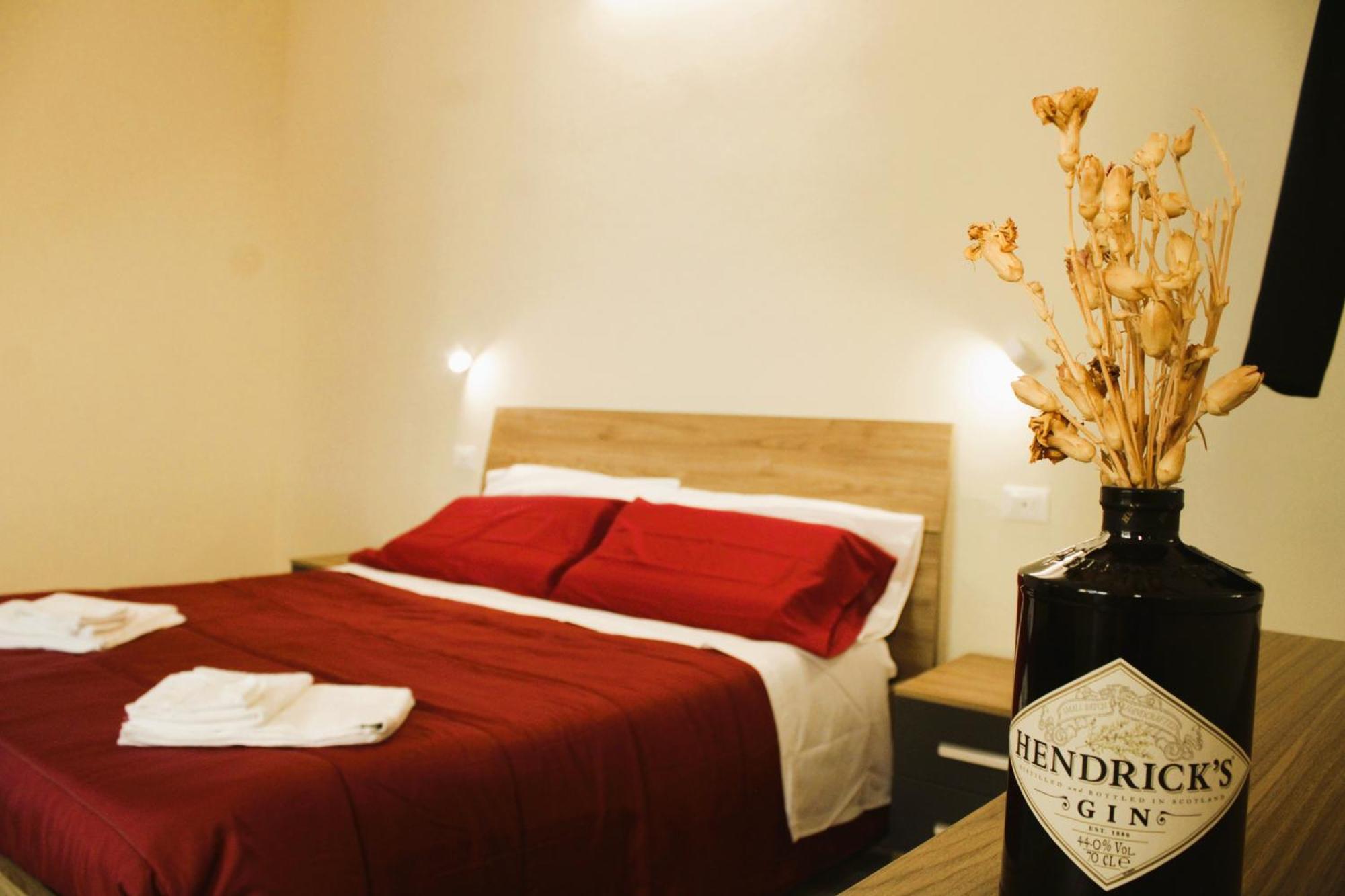 Elegante Suite Con Giardino In Centro Storico Pavia Exterior photo